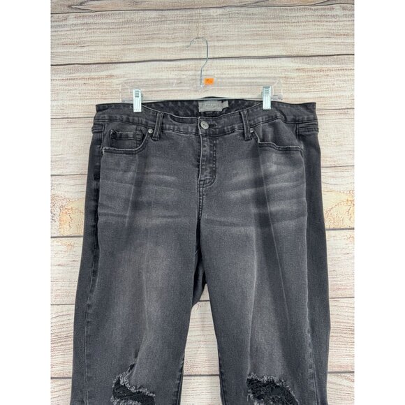 Torrid Distressed Stretch Tapered Leg Jeans Women's Size 18T Black Medium Wash - Picture 3 of 12